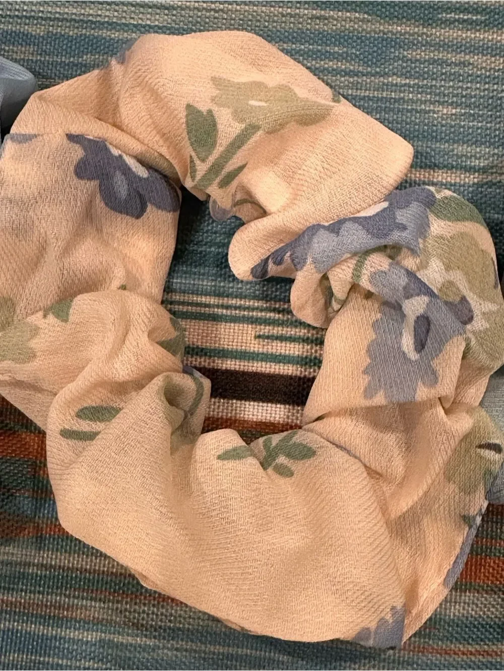 Set of 3 Women’s Blue and Cream Floral Scrunchies
